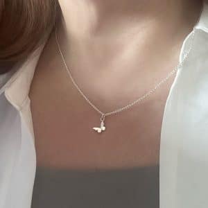 LITEN SOMMERFUGL Halssmykke